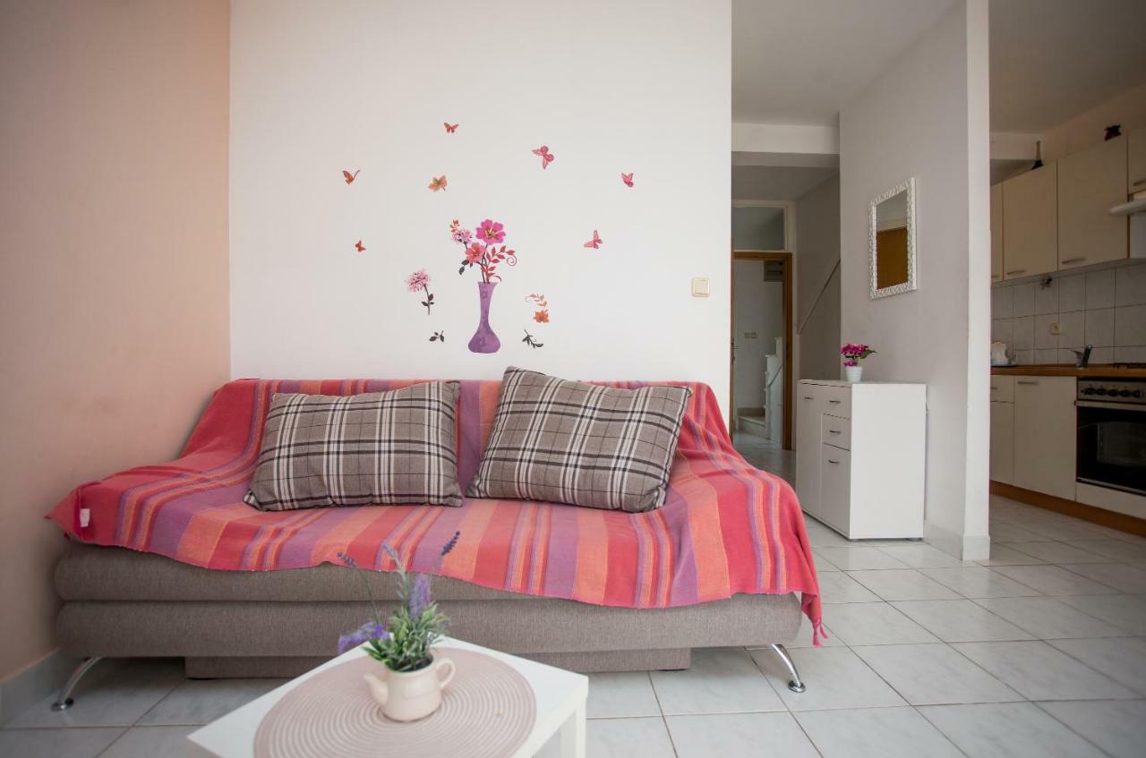 Apartments Gloria Примоштен Екстер'єр фото
